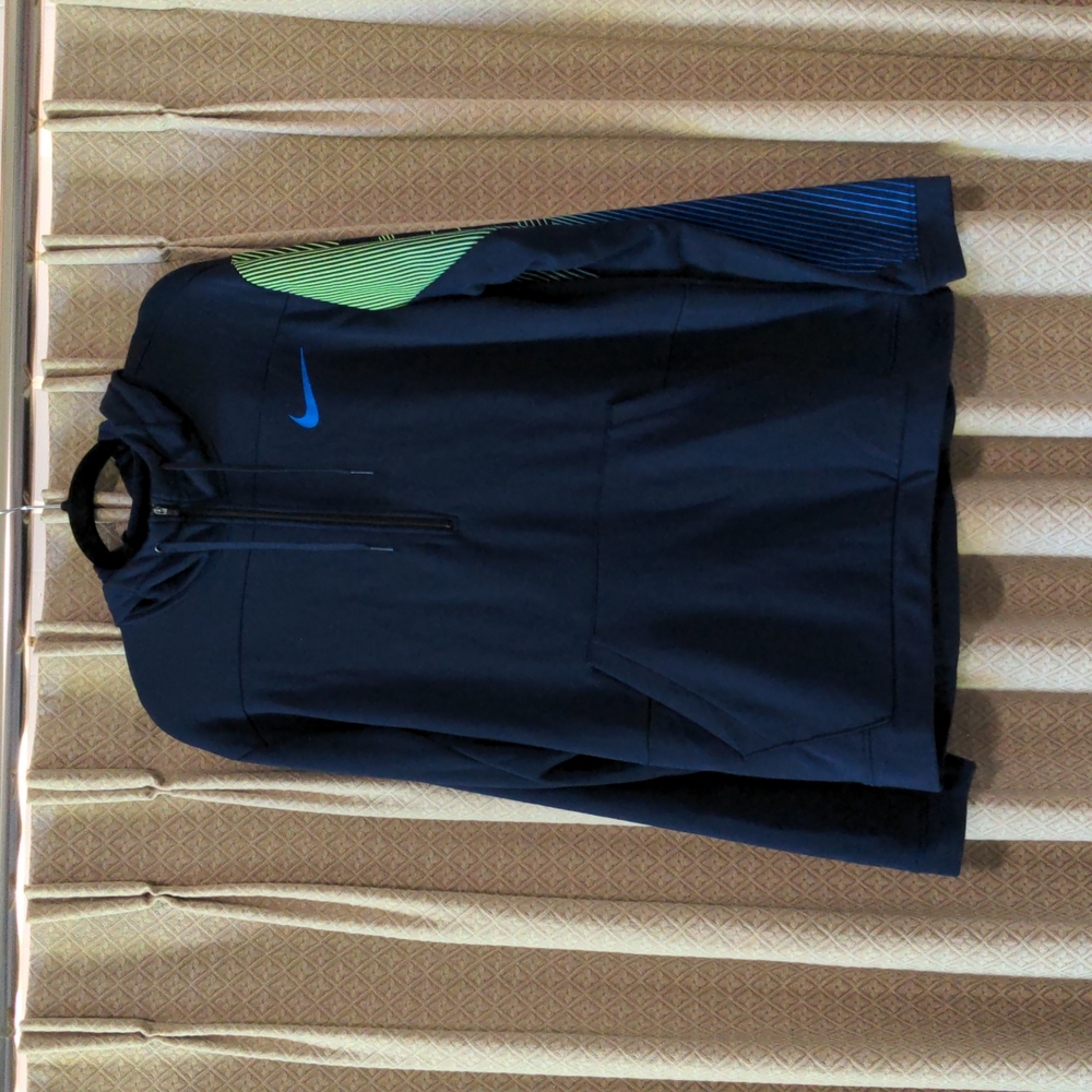 NWT Men's Size Medium Nike Dri-Fit Lightweight Hooded Sweatshirt